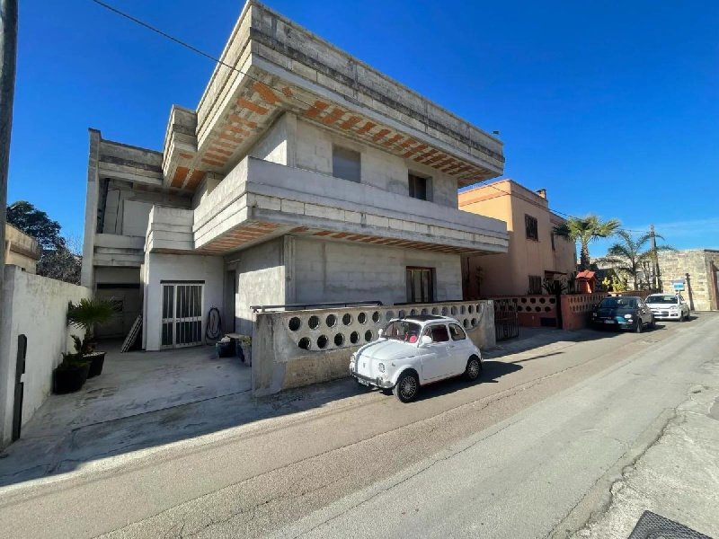 Detached house in Spongano