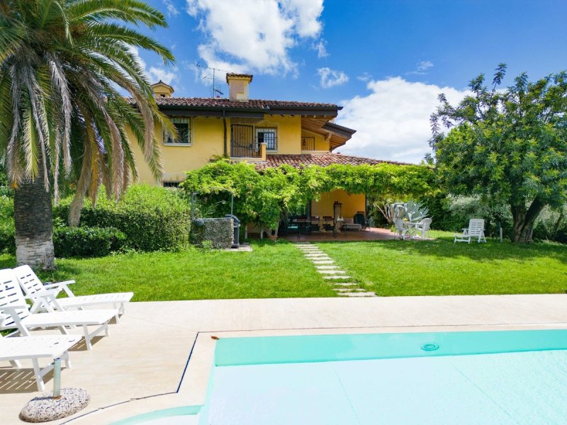 Villa i Padenghe sul Garda