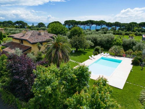 Villa in Padenghe sul Garda