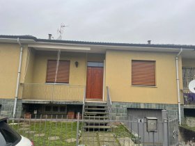 Terraced house in Lomello