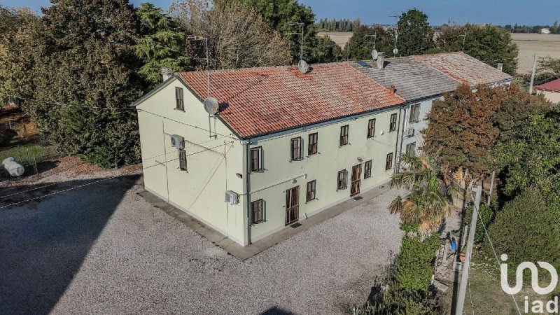 Half-vrijstaande woning in Copparo