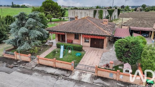 Villa à Ostellato