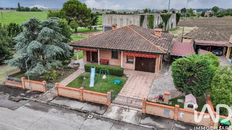 Villa à Ostellato
