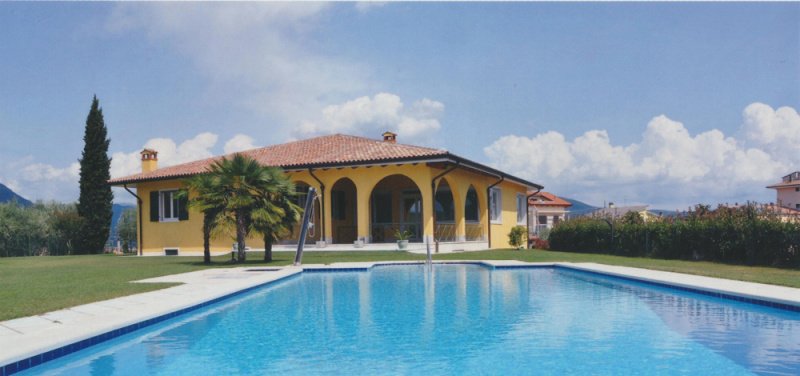 Villa in Costermano