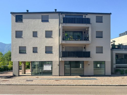 Commercial property in Auer