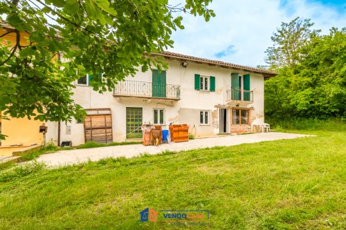 Semi-detached house in La Morra