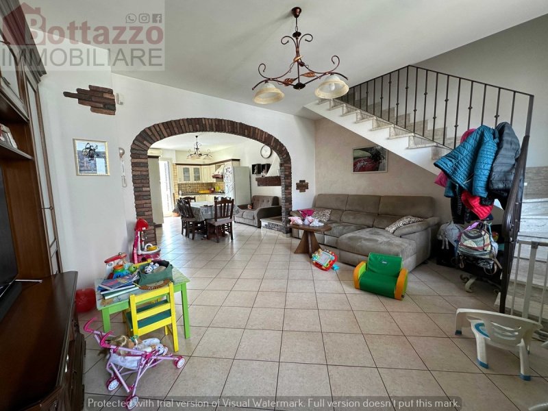 Detached house in Lizzano