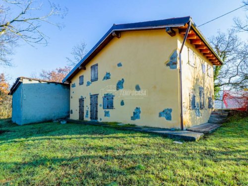 Country house in Grizzana Morandi