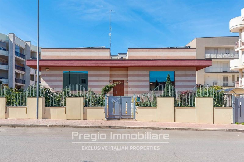 Detached house in Conversano