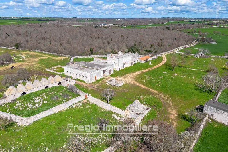 Сельскохозяйственная ферма в Ночи