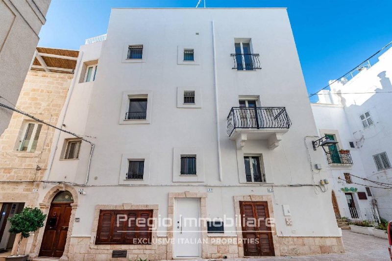 Top-to-bottom house in Monopoli