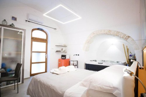 Self-contained apartment in Ostuni