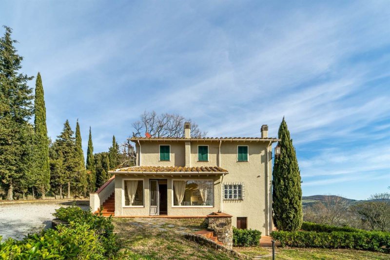 Villa a Riparbella