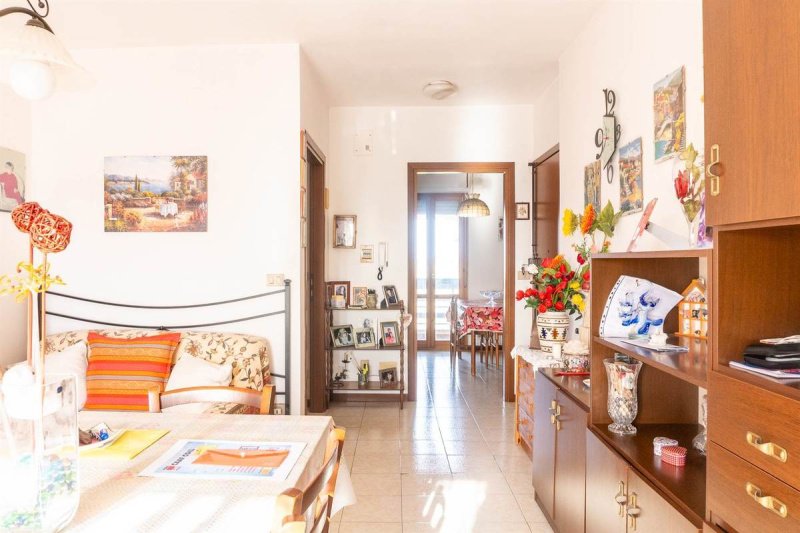 Apartamento em Cecina