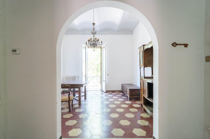 Apartamento em Cecina