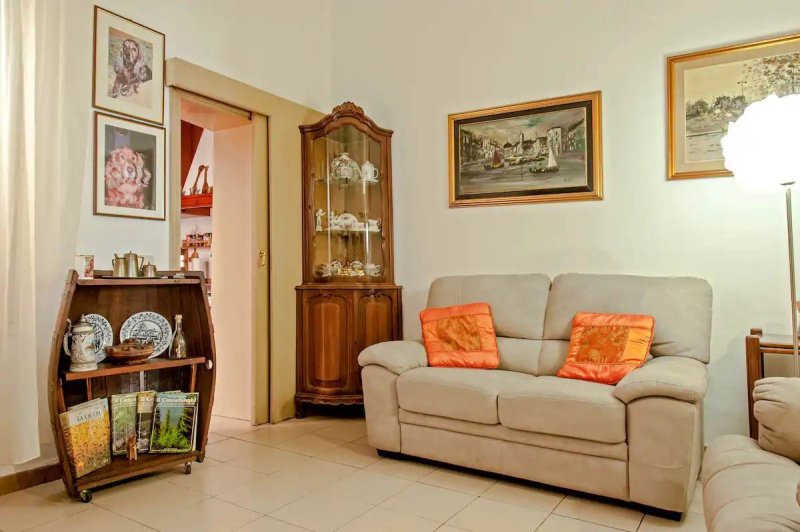 Detached house in Cecina