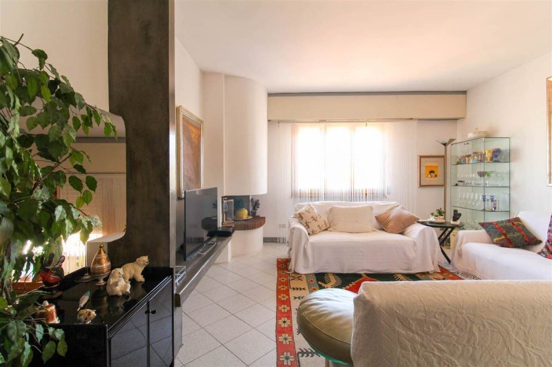 Apartamento em Cecina