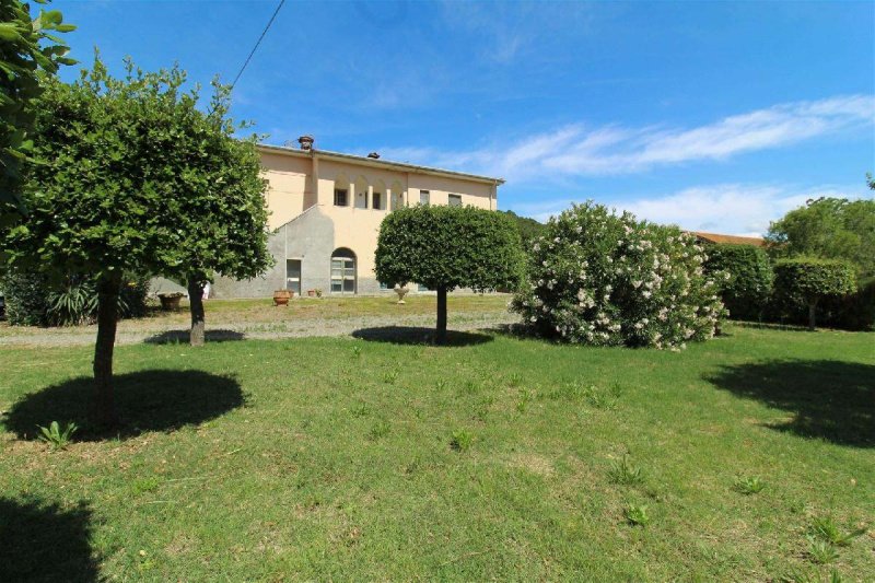 Ferme à Montecatini Val di Cecina