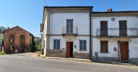 Klein huisje op het platteland in Montù Beccaria