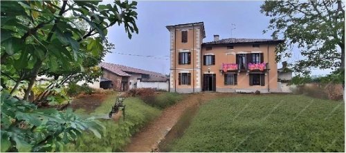 Villa in Gambarana