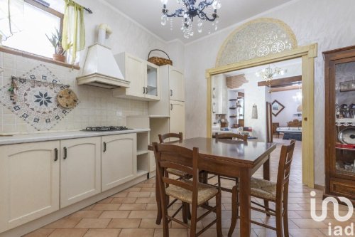 Kommersiell byggnad i Apiro