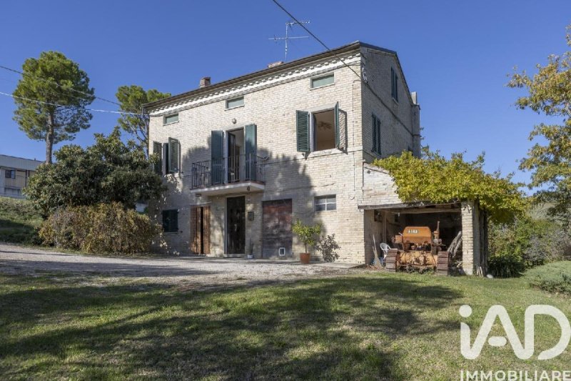 Maison de campagne à Mogliano