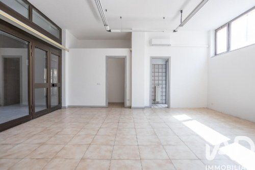 Edifício comercial em Porto Recanati