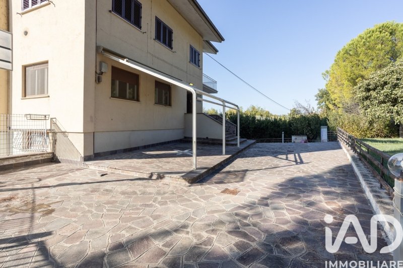 Casa indipendente a Jesi