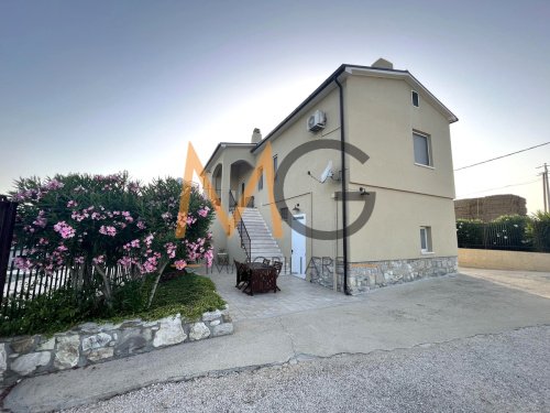 Hus på landet i Montenero di Bisaccia