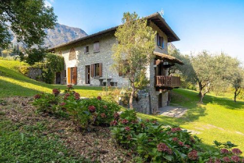 Casa indipendente a Griante