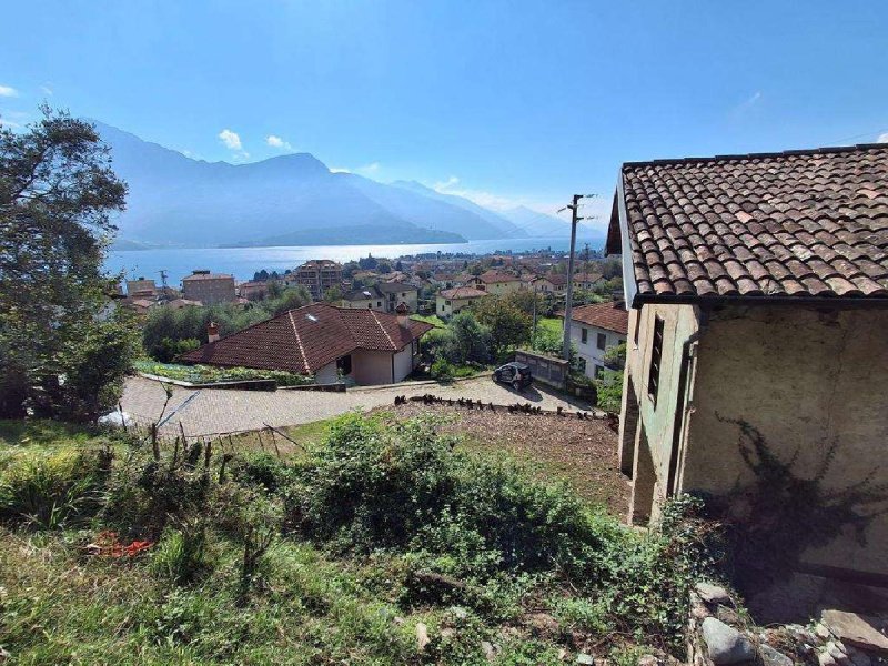 格拉韦多纳联合镇建筑用地