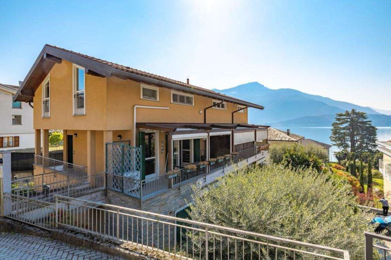 Apartment in Domaso