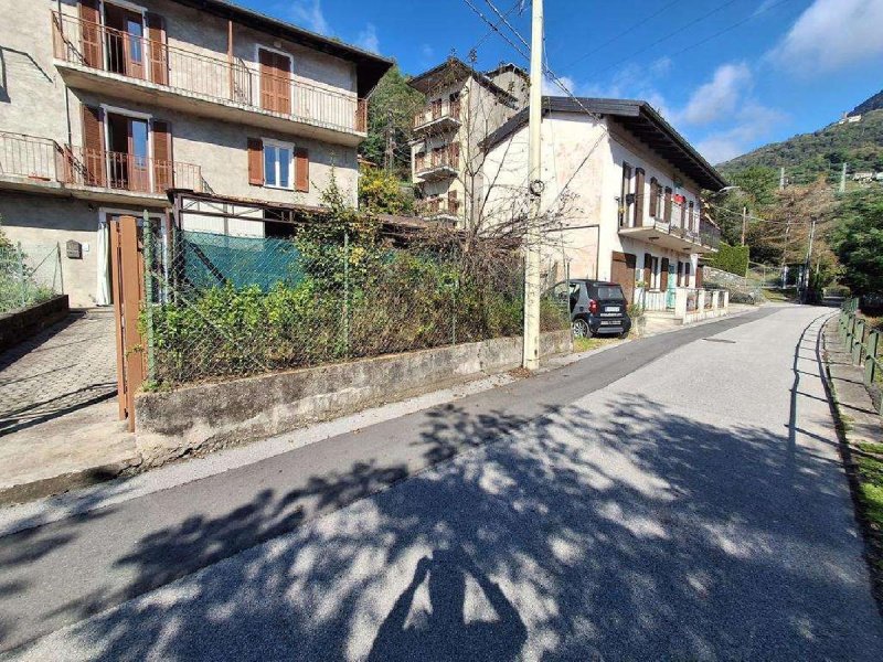 Maison individuelle à Gravedona ed Uniti