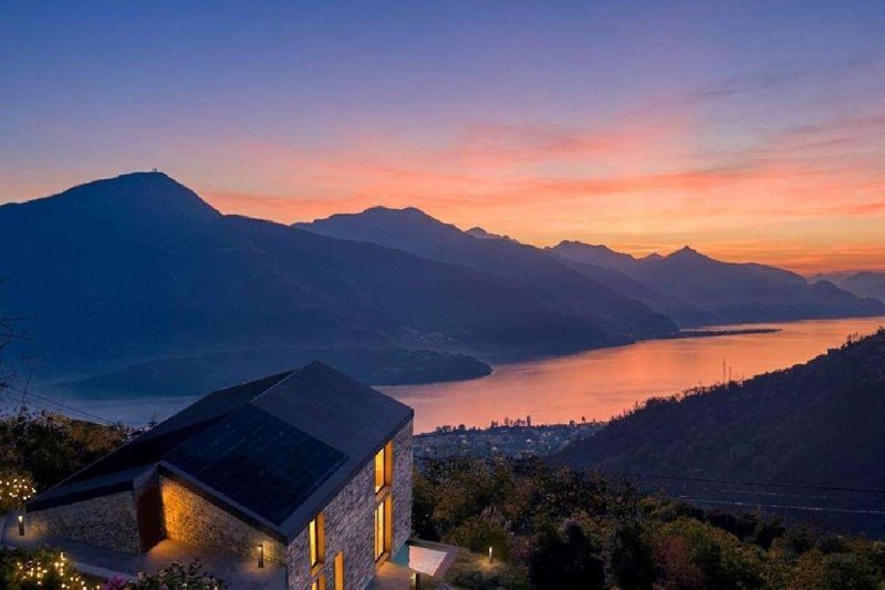 Villa i Gravedona ed Uniti