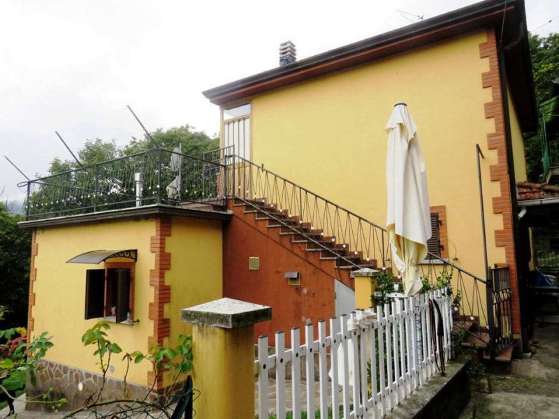 Detached house in Pontremoli