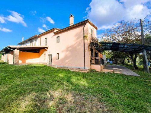 Semi-detached house in Montecastrilli
