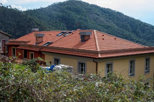 Top-to-bottom house in Casarza Ligure