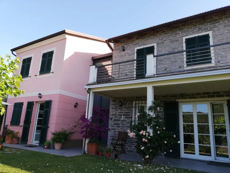 Villa in Leivi