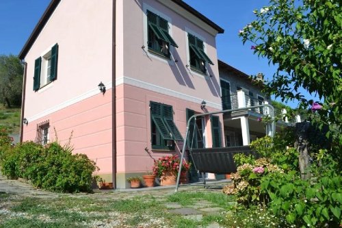 Villa in Leivi