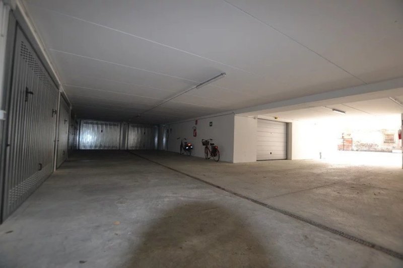 Edifício comercial em Chiavari