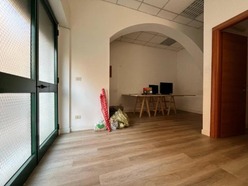 基亚瓦里商业房产