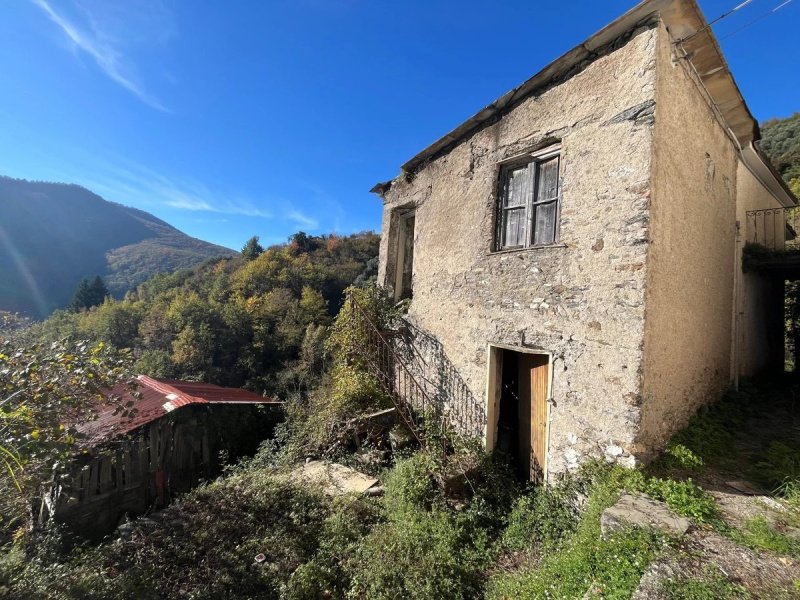 Historisches Haus in Mezzanego