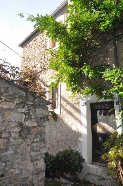 Top-to-bottom house in Dolcedo