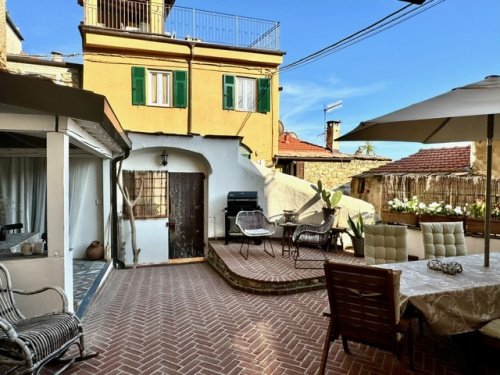 Historic apartment in Dolcedo