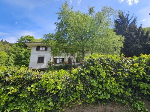 Casa indipendente a Perledo