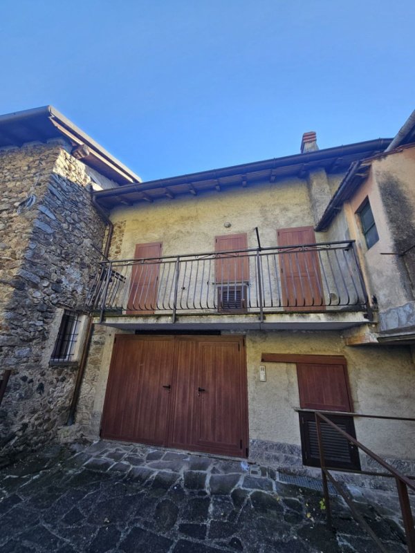 Top-to-bottom house in Casargo