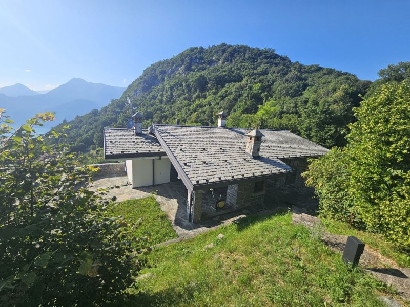 Villa in Perledo