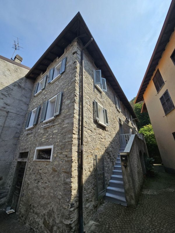 Top-to-bottom house in Perledo