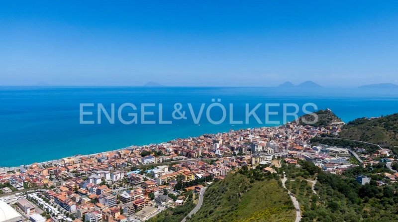 Villa a Capo d'Orlando