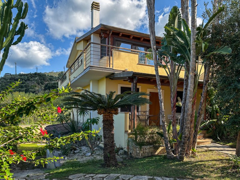 Дом в Капо-д'Орландо